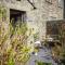 Chapel Cottage Set in a private courtyard in central location with 2 parking spaces - Kirkby Lonsdale