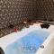 MADA Charm Apartments Jacuzzi