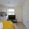 St Marys - Modern Central Huge Studio Apartments