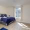 St Marys - Modern Central Huge Studio Apartments