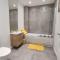 Stunning 2 Bedroom River View Apartment
