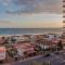 Tres dormitorios ,vistas al mar , junto a la playa