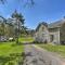 Patio and Fire Pit Idyllic Cottage in Hellertown! - Bethlehem