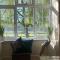 Ideally located Luxury Country Escape-The Lookout-with private garden dog friendly and private hot tub