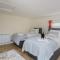 St Marys - Modern Central Huge Studio Apartments