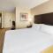 Holiday Inn Express & Suites Alpharetta by IHG
