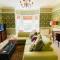 Clarendon View, Historic Apartment with Sea Views - 文特诺