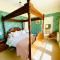 Clarendon View, Historic Apartment with Sea Views - 文特诺