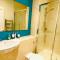 Clarendon View, Historic Apartment with Sea Views - 文特诺