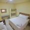 Colonial Hotel
