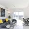 Hedonist-Luxury 2 bedroom apartment with private HOT TUB, garden and free parking