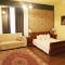 Boutique Vila White Duchess