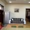 Luxury Villa with pool and waterfall - Bina