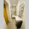 Luxury Apartment-Golden Triangle, Parking & Garden