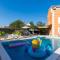 Villa Spark with heated pool in Rogoznica Zecevo - زيتشوفو