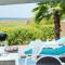 VIP Caribbean Views 300 meters to the Coral Estate beach