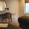 Lakefront Apartments,18 LAKE ESPLANADE ROAD - 皇后镇