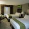 Foto: Holiday Inn Express Golden-Kicking Horse 9/23