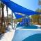 Siesta Cooler: Only Minutes Walk to Siesta Beach!
