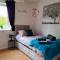 Emerald Blossom-Central Warrington, Luxurious Yet Homely, WiFi, Secure Parking