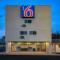 Motel 6 Bellville, OH