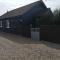 Beautiful barn with private log fired hot tub - Maidstone