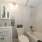 Siesta Key Village-Suite #2: A block to the Beach! - Sarasota