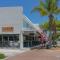 Siesta Key Village-Suite #2: A block to the Beach! - Sarasota