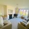 Acacia Breezes - Delightful Scarborough Semi