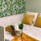 Modern apartment with jacuzzi and city view, Almería, 80 m²