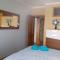 Atlantic Beach-side Apartment