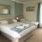 Rooms at The Highcliffe - Aberporth