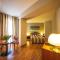 Intra Hotel
