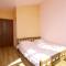 COMMUNE hotel