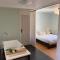 A lOmbre dAzay - Demeure dHôtes - GuestHouse