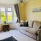 Acacia Breezes - Delightful Scarborough Semi