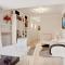 Luni Mare Bright Terrace Flat with Parking