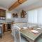 House Mali dvori