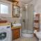 House Mali dvori