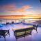 Luxury Beachfront Penthouse Walk to the Beach Restaurants Entertainment - Half Moon Bay