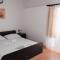 Apartments Ivica - Beachfront