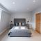 Immaculate Central Windsor Town House with parking