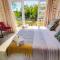Exquisite Pont de Val Riverside Escape Apartment - Parys