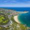 ABOVE PORTHMINSTER BEACH - "St James Rest" is a SUPER STYLISH PRIVATE APARTMENT - 2 mins walk Main Car Park & Station