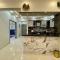 ZAHA Vacation Home 3 - Elegant & Spacious 2 br family apt, Shahrah e Faisal - Carachi