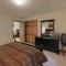 H5 Luxurious StoneHill Townhome with magnificent ski slopes view, hot tub!
