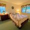 F9 Fairway Village home on the Mt Washington golf course - in the heart of Bretton Woods