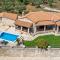 Villa La Isla with Private Pool - Mouzákion