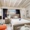 Coral Sands Boutique Lux Studio