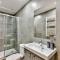 14 Luxury Flat Eiffel Design 1